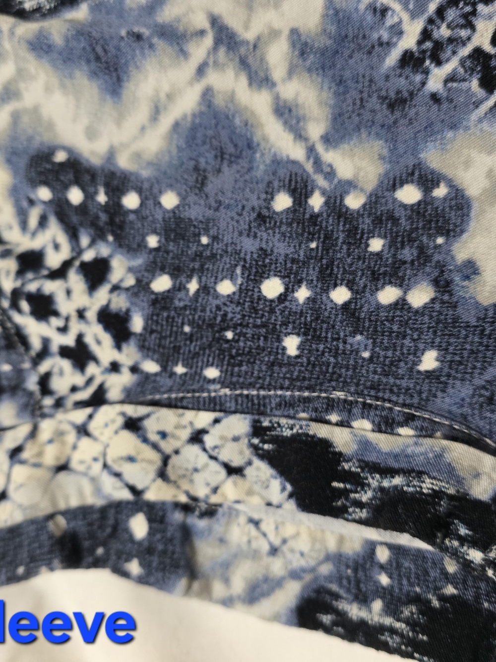 Blue & Cream Abstract Print Short Sleeve Blouse Pleated Back Detail - Picture 6 of 11
